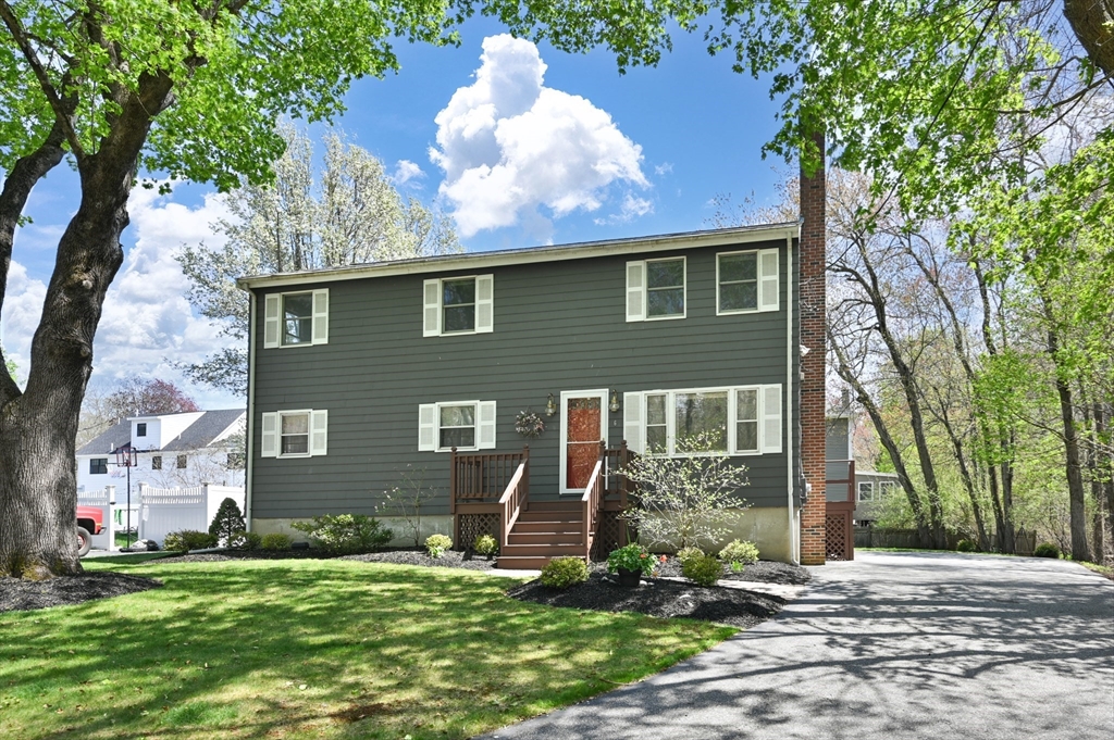 6 Ivy Ln, Reading, Massachusetts, 5 Bedrooms Bedrooms, 8 Rooms Rooms,3 BathroomsBathrooms,Residential,For Sale,Ivy Ln,73513877