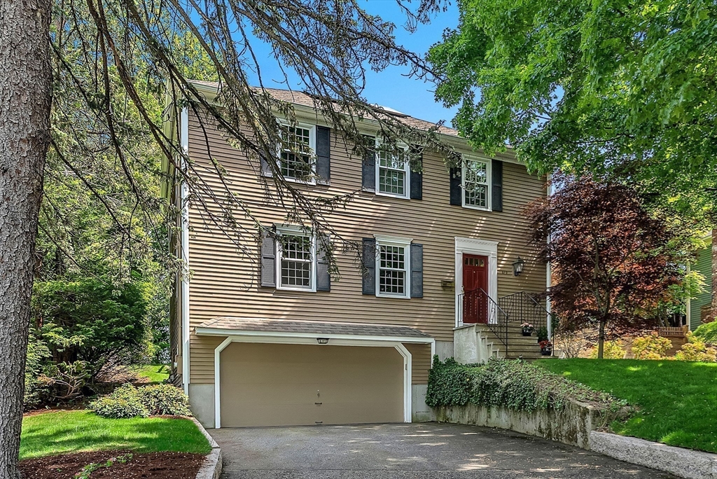 372 Central Street, Newton, Massachusetts, 4 Bedrooms Bedrooms, 8 Rooms Rooms,2.5 BathroomsBathrooms,Residential,For Sale,Central Street,73525648
