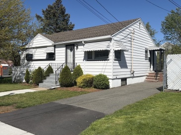 103 Cary Ave, Revere, Massachusetts, 3 Bedrooms Bedrooms, 5 Rooms Rooms,1 BathroomBathrooms,Residential,For Sale,Cary Ave,73520471