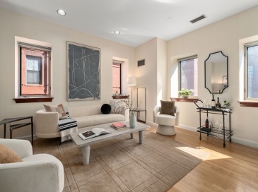 2 Clarendon St, Boston, Massachusetts, 1 Bedroom Bedrooms, 3 Rooms Rooms,1 BathroomBathrooms,Residential Lease,For Rent,Clarendon St,73553569 2 Clarendon St, Boston, Massachusetts, 1 Bedroom Bedrooms, 3 Rooms Rooms,1 BathroomBathrooms,Residential Lease,For Rent,Clarendon St,73553569