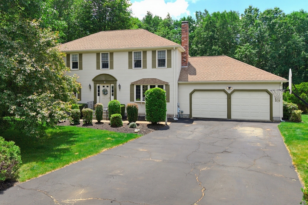 60 Forest View Dr, Millville, Massachusetts, 4 Bedrooms Bedrooms, 8 Rooms Rooms,2.5 BathroomsBathrooms,Residential,For Sale,Forest View Dr,73535273