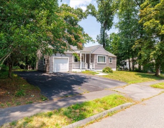 13 Curley Dr, Hudson, Massachusetts, 3 Bedrooms Bedrooms, 6 Rooms Rooms,2 BathroomsBathrooms,Residential,For Sale,Curley Dr,73553604