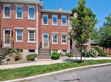 82 Captains Row, Chelsea, Massachusetts, 3 Bedrooms Bedrooms, 5 Rooms Rooms,1.5 BathroomsBathrooms,Residential,For Sale,Captains Row,73553606