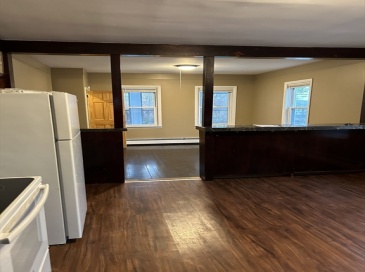 28 Joyce St, Webster, Massachusetts, 2 Bedrooms Bedrooms, 5 Rooms Rooms,1 BathroomBathrooms,Residential Lease,For Rent,Joyce St,73553613