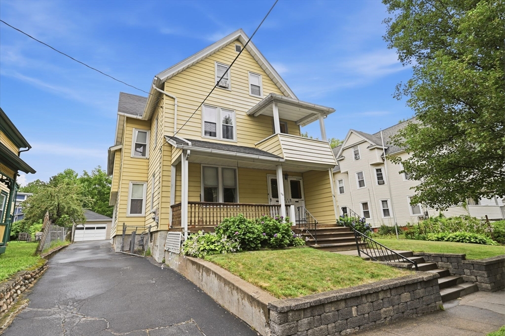 108 Grape St, Chicopee, Massachusetts, 5 Bedrooms Bedrooms, 15 Rooms Rooms,3.5 BathroomsBathrooms,Residential Income,For Sale,Grape St,73553596