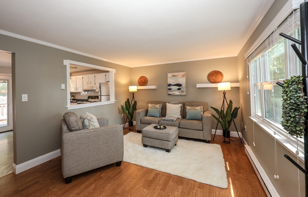 15 Orchard Ave, Haverhill, Massachusetts, 2 Bedrooms Bedrooms, 6 Rooms Rooms,1.5 BathroomsBathrooms,Residential,For Sale,Orchard Ave,73553429