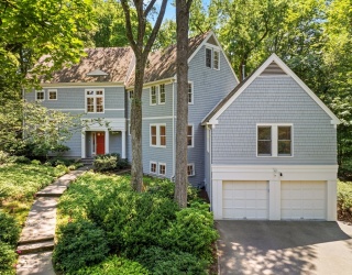 49 Buswell Park, Newton, Massachusetts, 6 Bedrooms Bedrooms, 13 Rooms Rooms,4.5 BathroomsBathrooms,Residential,For Sale,Buswell Park,73553434
