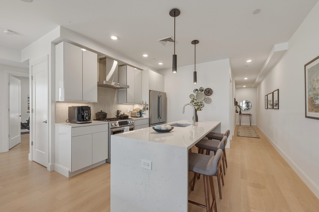 20 W 5th St, Boston, Massachusetts, 2 Bedrooms Bedrooms, 4 Rooms Rooms,2 BathroomsBathrooms,Residential,For Sale,W 5th St,73553446