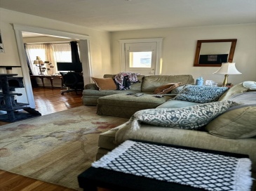 122 Warren Street, Medford, Massachusetts, 2 Bedrooms Bedrooms, 6 Rooms Rooms,1 BathroomBathrooms,Residential Lease,For Rent,Warren Street,73553450