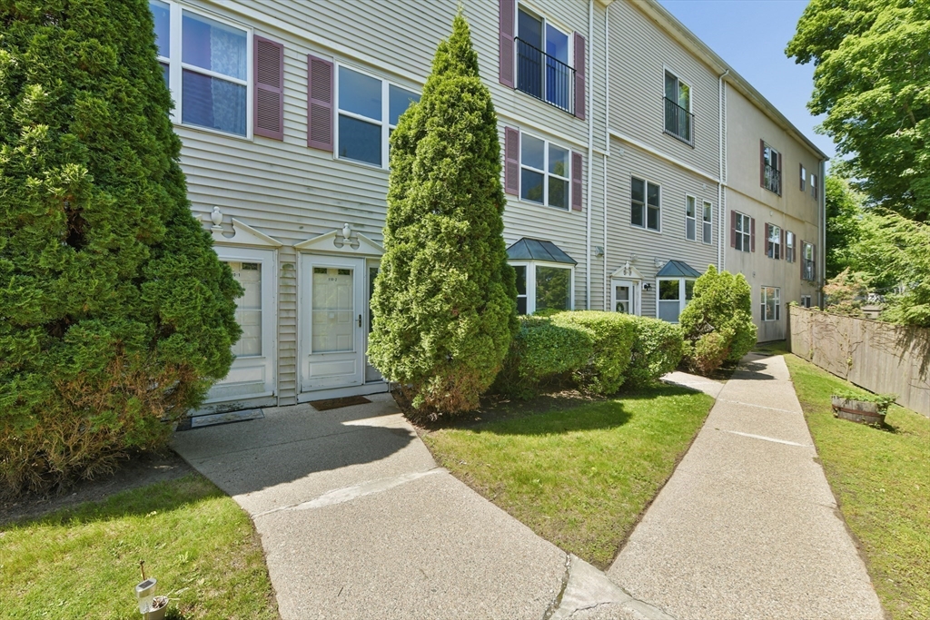110 Coolidge Hill Rd, Watertown, Massachusetts, 3 Bedrooms Bedrooms, 6 Rooms Rooms,2.5 BathroomsBathrooms,Residential,For Sale,Coolidge Hill Rd,73553452
