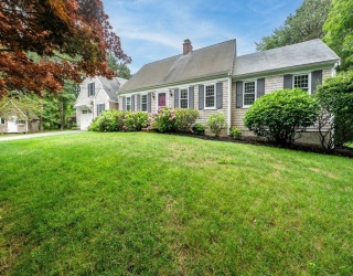 11 Barnes Lane, Yarmouth, Massachusetts, 3 Bedrooms Bedrooms, 9 Rooms Rooms,3 BathroomsBathrooms,Residential,For Sale,Barnes Lane,73553451