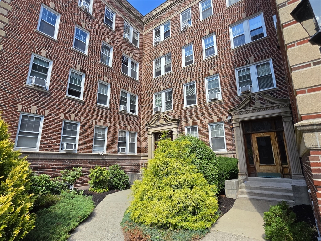 22 Concord, Cambridge, Massachusetts, 1 Bedroom Bedrooms, 4 Rooms Rooms,1 BathroomBathrooms,Residential Lease,For Rent,Concord,73553459
