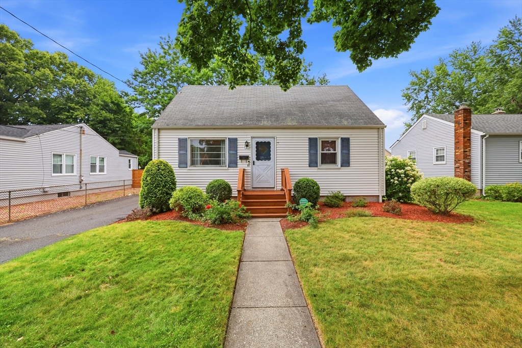 57 Arthur Street, Springfield, Massachusetts, 2 Bedrooms Bedrooms, 4 Rooms Rooms,1 BathroomBathrooms,Residential,For Sale,Arthur Street,73553468