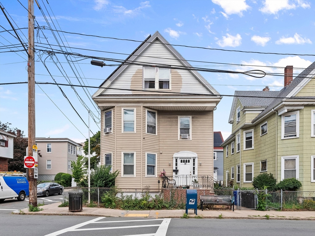 72 Sagamore Ave, Chelsea, Massachusetts, 7 Bedrooms Bedrooms, 13 Rooms Rooms,3 BathroomsBathrooms,Residential Income,For Sale,Sagamore Ave,73553465