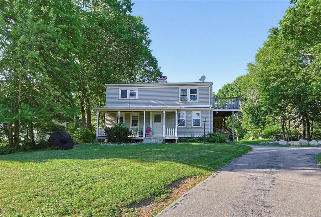 26 Water St, Freetown, Massachusetts, 4 Bedrooms Bedrooms, 10 Rooms Rooms,2 BathroomsBathrooms,Residential Income,For Sale,Water St,73553475