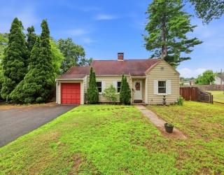 170 Brittany Rd, Springfield, Massachusetts, 3 Bedrooms Bedrooms, 6 Rooms Rooms,2 BathroomsBathrooms,Residential,For Sale,Brittany Rd,73553492