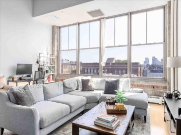 156 Porter St, Boston, Massachusetts, 1 Bedroom Bedrooms, 2 Rooms Rooms,1 BathroomBathrooms,Residential,For Sale,Porter St,73553506