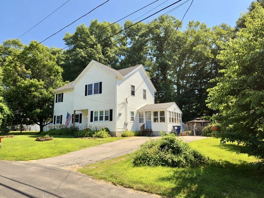 9 Maid Marion St, Oxford, Massachusetts, 4 Bedrooms Bedrooms, 8 Rooms Rooms,2.5 BathroomsBathrooms,Residential,For Sale,Maid Marion St,73553526