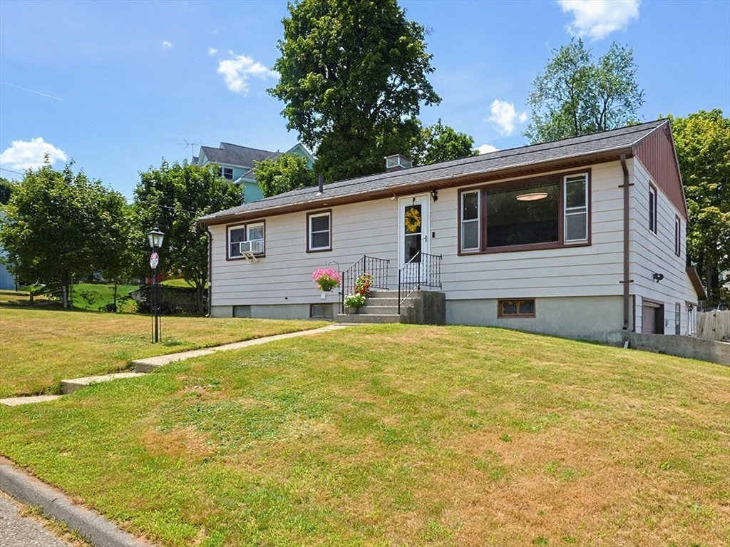5 Rainville Ave, Fitchburg, Massachusetts, 3 Bedrooms Bedrooms, 6 Rooms Rooms,2 BathroomsBathrooms,Residential,For Sale,Rainville Ave,73553488