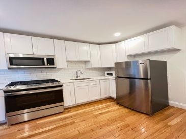 11 Franklin, Boston, Massachusetts, 2 Bedrooms Bedrooms, 4 Rooms Rooms,1 BathroomBathrooms,Residential Lease,For Rent,Franklin,73553529