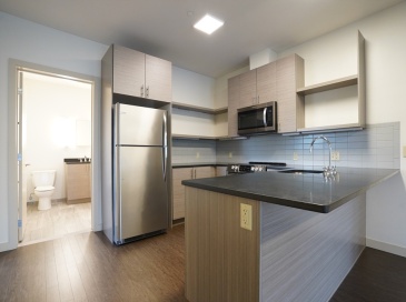 400 Langley Road, Newton, Massachusetts, 2 Bedrooms Bedrooms, 3 Rooms Rooms,2 BathroomsBathrooms,Residential Lease,For Rent,Langley Road,73553554
