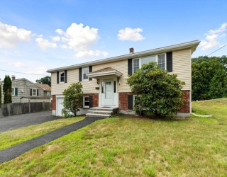 4 Eileen Rd, Peabody, Massachusetts, 4 Bedrooms Bedrooms, 8 Rooms Rooms,1.5 BathroomsBathrooms,Residential,For Sale,Eileen Rd,73553487