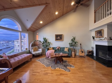 700 Shore Dr, Fall River, Massachusetts, 3 Bedrooms Bedrooms, 5 Rooms Rooms,3 BathroomsBathrooms,Residential,For Sale,Shore Dr,73540562