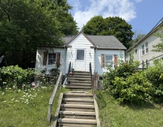 26 Carlstad St, Worcester, Massachusetts, 3 Bedrooms Bedrooms, 4 Rooms Rooms,1 BathroomBathrooms,Residential,For Sale,Carlstad St,73553835