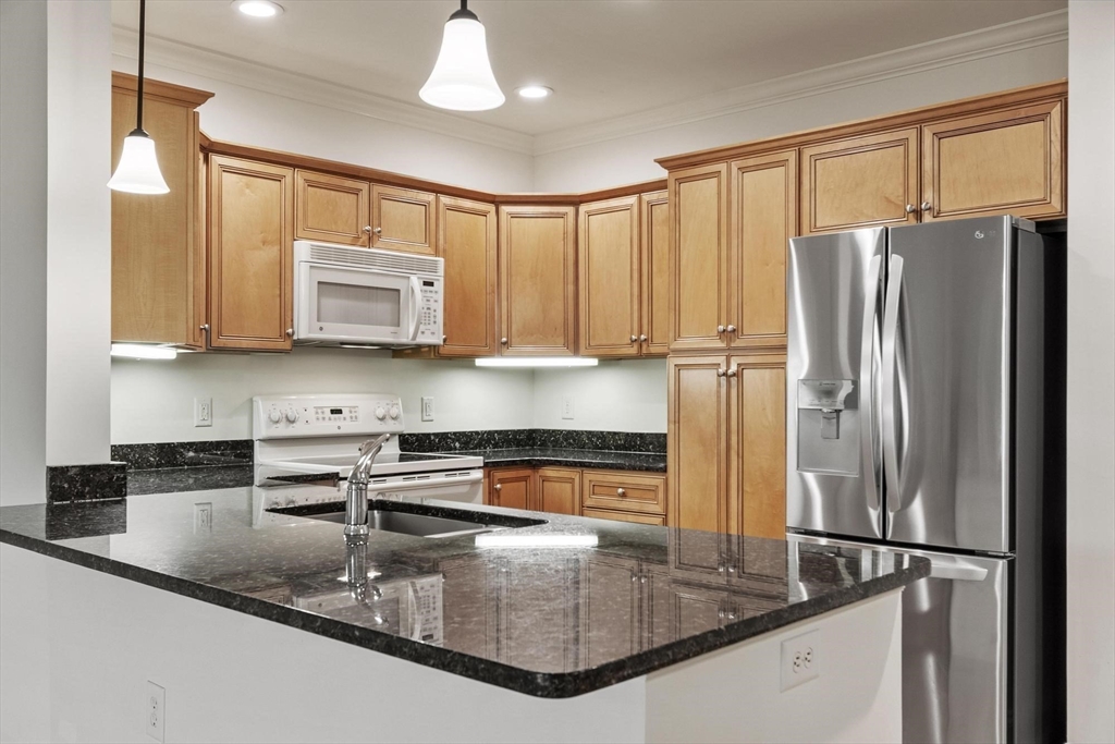 1313 Emerald Ct, Tewksbury, Massachusetts, 1 Bedroom Bedrooms, 4 Rooms Rooms,1.5 BathroomsBathrooms,Residential,For Sale,Emerald Ct,73553840