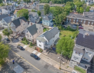 21 Medford St., Malden, Massachusetts, 9 Bedrooms Bedrooms, 16 Rooms Rooms,6 BathroomsBathrooms,Residential Income,For Sale,Medford St.,73553843