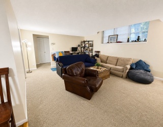 7 Lake Shore Ct, Boston, Massachusetts, 2 Bedrooms Bedrooms, 4 Rooms Rooms,1 BathroomBathrooms,Residential Lease,For Rent,Lake Shore Ct,73553846