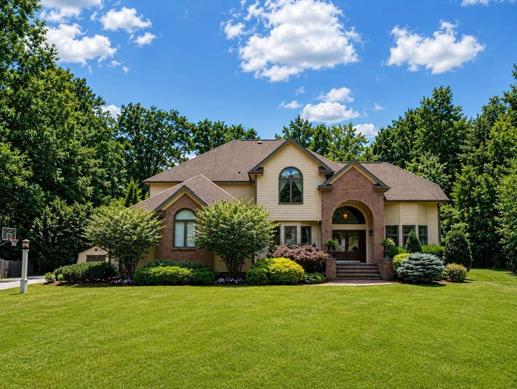 6 Windsor Pl, Mansfield, Massachusetts, 4 Bedrooms Bedrooms, 10 Rooms Rooms,2.5 BathroomsBathrooms,Residential,For Sale,Windsor Pl,73553853