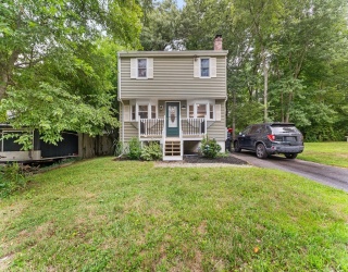 93 Annawon Dr, Halifax, Massachusetts, 3 Bedrooms Bedrooms, 7 Rooms Rooms,1 BathroomBathrooms,Residential,For Sale,Annawon Dr,73553624