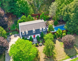 11 Crownridge Road, Westborough, Massachusetts, 4 Bedrooms Bedrooms, 8 Rooms Rooms,2.5 BathroomsBathrooms,Residential,For Sale,Crownridge Road,73553869