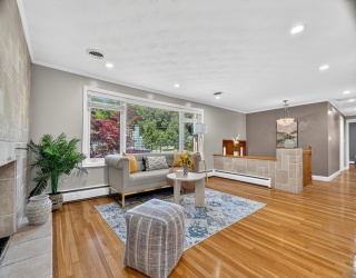 32 Bobolink Rd, Wellesley, Massachusetts, 4 Bedrooms Bedrooms, 8 Rooms Rooms,3 BathroomsBathrooms,Residential Lease,For Rent,Bobolink Rd,73553867