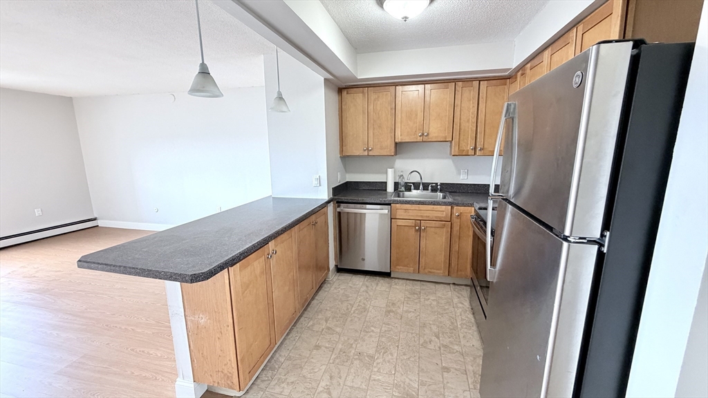 1025 Hancock St, Quincy, Massachusetts, 1 Bedroom Bedrooms, 2 Rooms Rooms,1 BathroomBathrooms,Residential Lease,For Rent,Hancock St,73553868