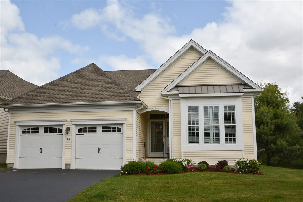 14 Hartshorne Way, Methuen, Massachusetts, 3 Bedrooms Bedrooms, 8 Rooms Rooms,3 BathroomsBathrooms,Residential,For Sale,Hartshorne Way,73553577