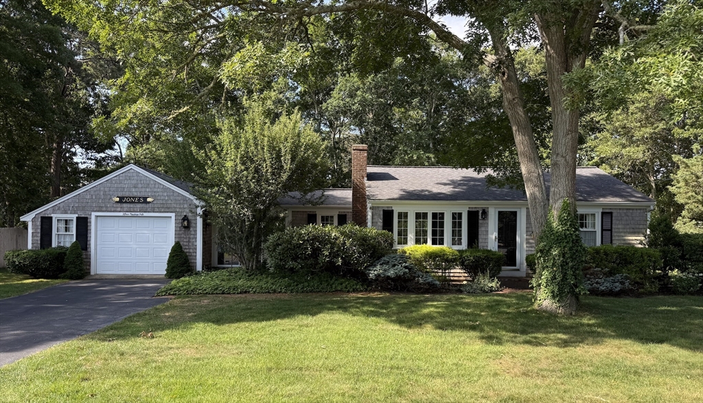 15 Maushops Path, Yarmouth, Massachusetts, 2 Bedrooms Bedrooms, 7 Rooms Rooms,1 BathroomBathrooms,Residential,For Sale,Maushops Path,73553871