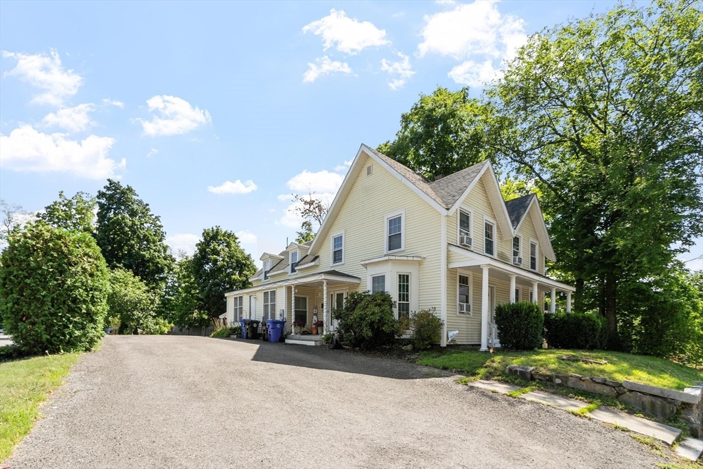 19 Main St, Shirley, Massachusetts, 5 Bedrooms Bedrooms, 11 Rooms Rooms,2 BathroomsBathrooms,Residential Income,For Sale,Main St,73553552