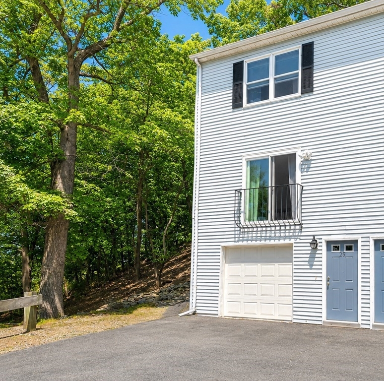 25 Gediminas St, Worcester, Massachusetts, 2 Bedrooms Bedrooms, 5 Rooms Rooms,2 BathroomsBathrooms,Residential,For Sale,Gediminas St,73553670