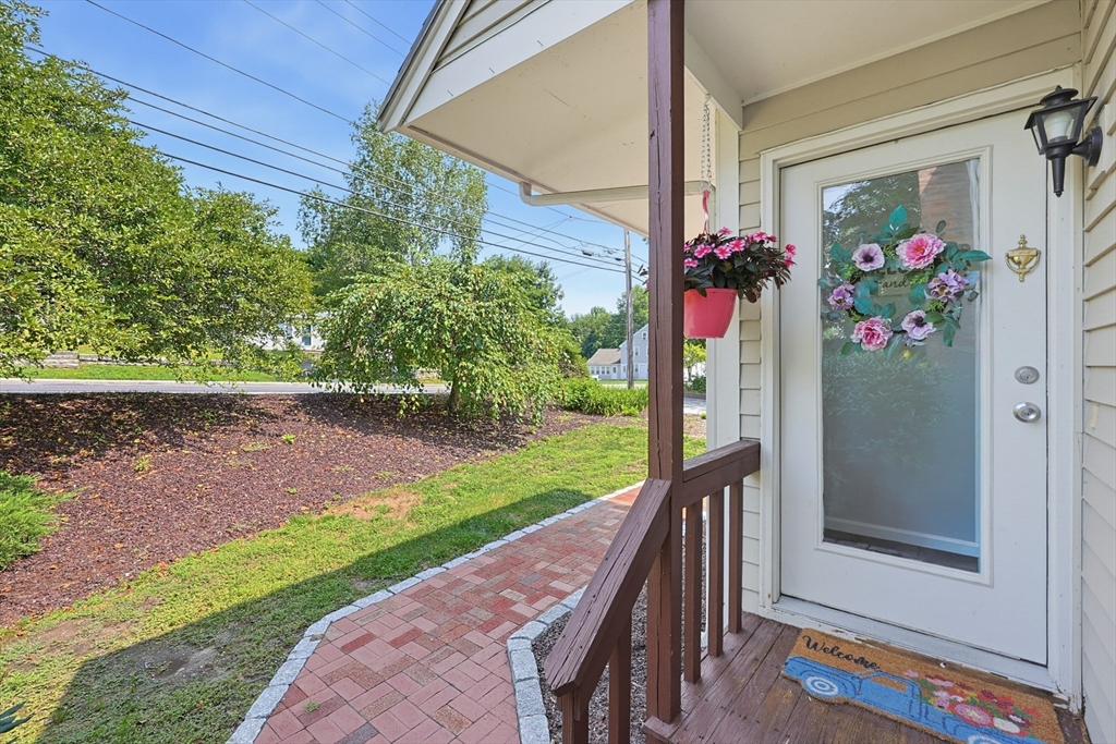 1 Strathmore Shire Dr, Uxbridge, Massachusetts, 2 Bedrooms Bedrooms, 5 Rooms Rooms,1.5 BathroomsBathrooms,Residential,For Sale,Strathmore Shire Dr,73553687