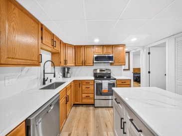 11 Shadowbrook Ln, Milford, Massachusetts, 2 Bedrooms Bedrooms, 5 Rooms Rooms,1.5 BathroomsBathrooms,Residential,For Sale,Shadowbrook Ln,73553445