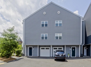 1 Canal St, South Hadley, Massachusetts, 2 Bedrooms Bedrooms, 7 Rooms Rooms,2.5 BathroomsBathrooms,Residential,For Sale,Canal St,73553616