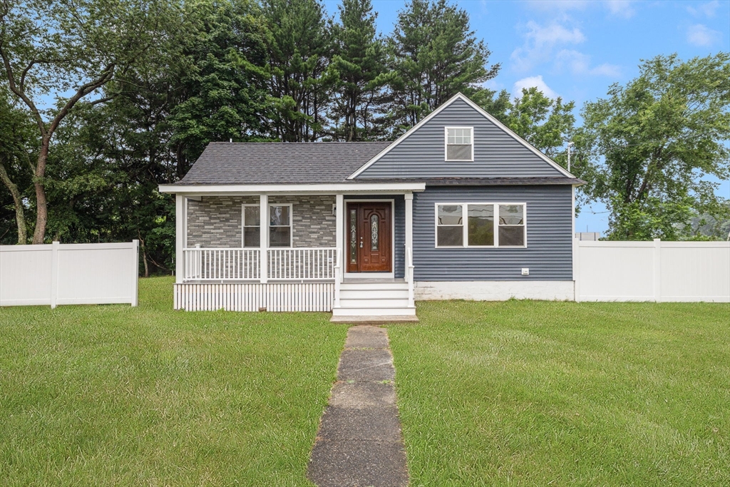 5 Colfall St, Seekonk, Massachusetts, 4 Bedrooms Bedrooms, 7 Rooms Rooms,2 BathroomsBathrooms,Residential,For Sale,Colfall St,73553525