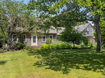205 Meetinghouse Way, Edgartown, Massachusetts, 3 Bedrooms Bedrooms, 9 Rooms Rooms,3 BathroomsBathrooms,Residential,For Sale,Meetinghouse Way,73553701