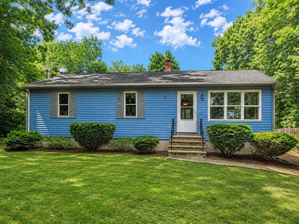 39 Bayview, Taunton, Massachusetts, 3 Bedrooms Bedrooms, 5 Rooms Rooms,1 BathroomBathrooms,Residential,For Sale,Bayview,73553699