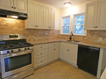 59-61 Athelstane Rd, Newton, Massachusetts, 2 Bedrooms Bedrooms, 6 Rooms Rooms,1 BathroomBathrooms,Residential Lease,For Rent,Athelstane Rd,73553709