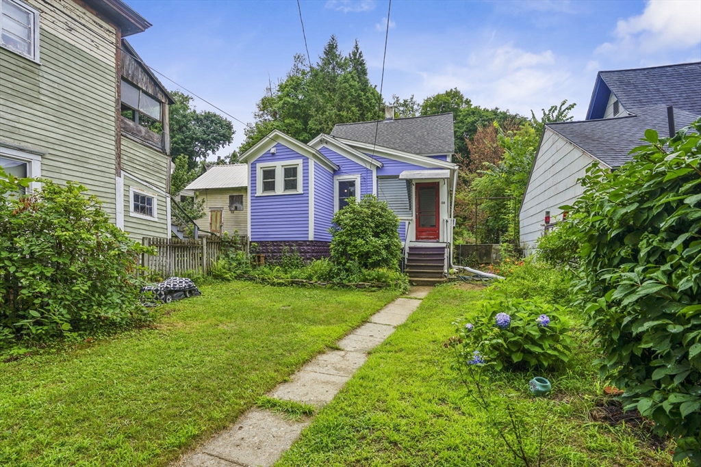 138 4th St, Montague, Massachusetts, 3 Bedrooms Bedrooms, 6 Rooms Rooms,1 BathroomBathrooms,Residential,For Sale,4th St,73553715