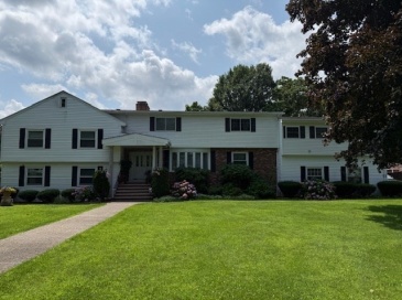 16 Indian Rock Dr, Saugus, Massachusetts, 1 Bedroom Bedrooms, 4 Rooms Rooms,1 BathroomBathrooms,Residential Lease,For Rent,Indian Rock Dr,73553721