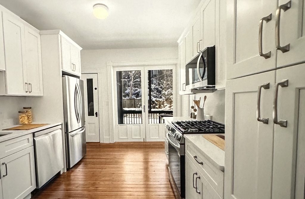 57 Gorham, Cambridge, Massachusetts, 2 Bedrooms Bedrooms, 6 Rooms Rooms,1 BathroomBathrooms,Residential Lease,For Rent,Gorham,73553717